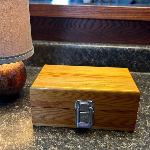 Vtg Pine Wood Trinket Keepsake Box 5x7 Hinged Clasp Rustic Jewelry Photo Storage - Picture 2 of 12